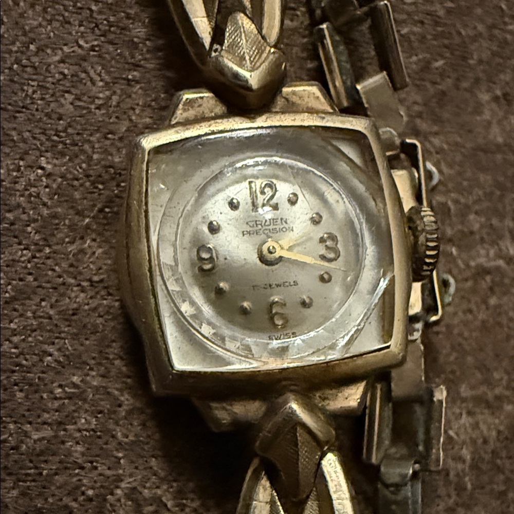 Vintage Gold-Tone Women's Bracelet Watch with Cream Dial - Picture 4 of 7